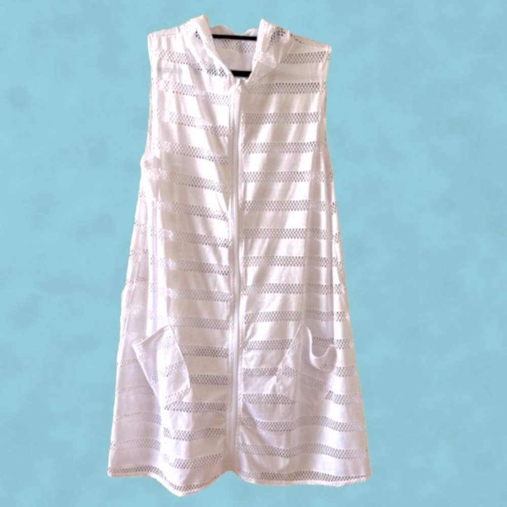 Coast to Coast Sleeveless White Hooded Zip Up Cover-Up 2 Front Pockets, NWT